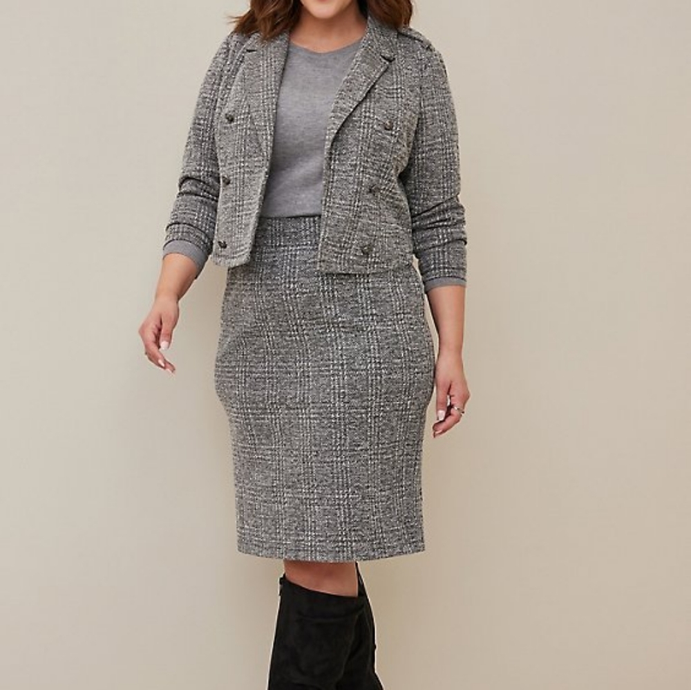 TORRID Size 4 NWT STUDIO DOUBLE KNIT CROP MILITARY JACKET grey houndstooth color